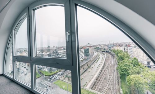 Blick aus Fenster über Wien - MEDplan, Steuerberater in Wien für Ärzte & Mediziner